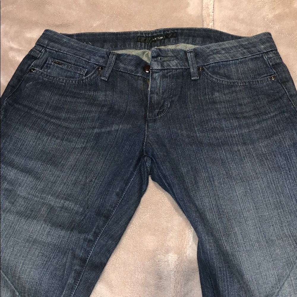 Joe’s Jeans Honey fit with straight leg